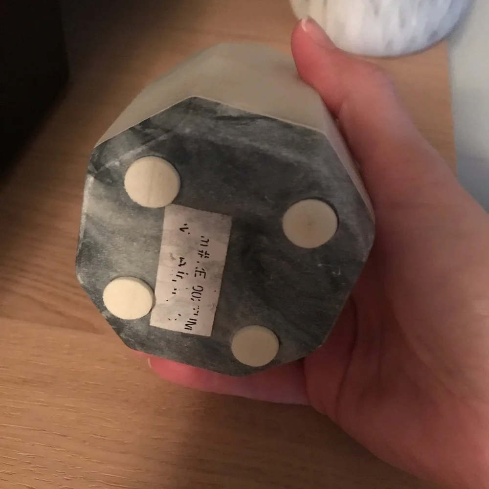 NWT Marble toothpaste holder